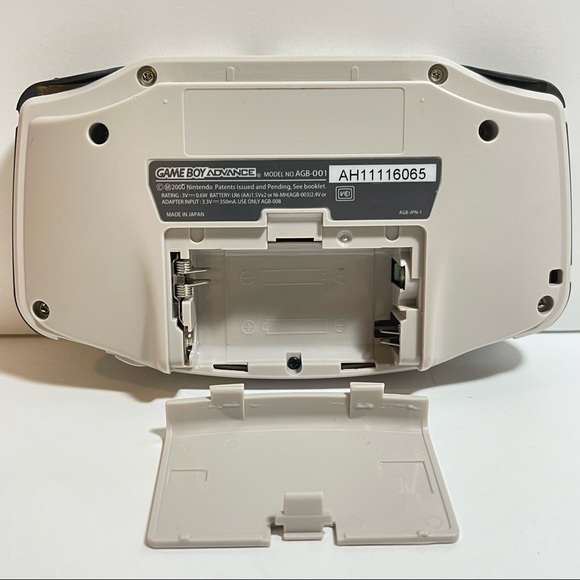 *SOLD* (BUNDLE) Backlit Gameboy Advance in Retro Shell W/ 3 Games & Accessories! - Picture 10 of 14